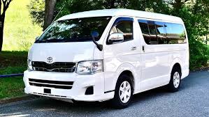 Toyota Hiace 10 Seat: Pilihan yang Nyaman dan Efisien