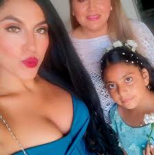 Urgente Luisa González fue entrevistada por el expresidente Correa y se  mantuvo firme en su postura al no reconocer a Nicolás Maduro como dictador.  Además, ambos mencionaron no haber escuchado sobre el