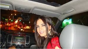 صور و معلومات عن الاعلامية العراقية هند خالد 2017 هاشتاك نت Mirror Selfie Selfie Scenes