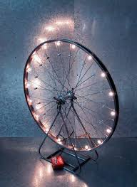 Diy Lampe 76 Super Coole Bastelideen Dazu Eine Originelle Idee Mit Fahrradreifen Bastelideen Coole Dazu Diy Lampe In 2020 Fun Decor Diy Furniture Plans Decor