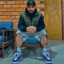 Leo Larson (@larson_skate) • Instagram photos and videos