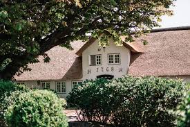 Hoppe haus is located at , 0.5 miles from the center of sylt. Altfriesisches Haus Eine Reise In Sylts Vergangenheit Sylt Fraulein