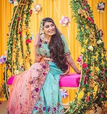 22 Mehendi Photography Ideas You Ll Want Your Photographer To Capture Looksgud In Mehendi Outfits Wedding Photography Poses Bridesmaid Photoshoot
