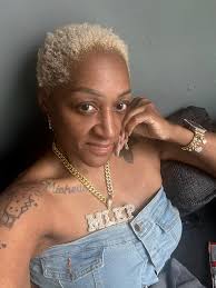 Vocalist seeking band in Chicago