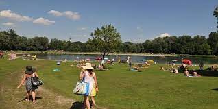 The salzachseen are a cluster of water bodies, ranging form tiny ponds to proper lakes. Salzachsee Badesee Liefering Seebad Outdooractive Com