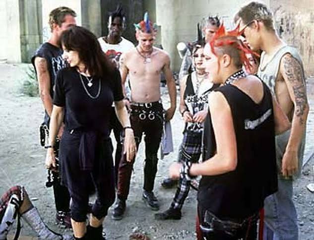 The `Decline' of L.A. Street Punks / Kids in `Part III' lack euphoria of  earlier scene
