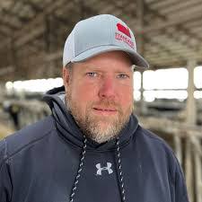 Brian Strang's Instagram, Twitter & Facebook