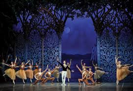 (yuri buenaventura) mon premier lac des cygnes, de retour à paris dès le 21 novembre 2020 au théâtre mogador #ballet #monpremierlacdescygnes après l'immense succès de la 1e saison, mon premier lac des cygnes est de retour à paris dès le 21 nov pour 22 représentations exceptionnelles. Le Lac Des Cygnes Opera National De Russie Franceconcert