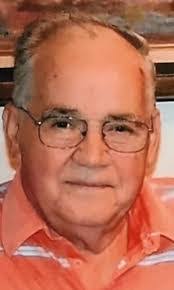 Lee Monday's Instagram, Twitter & Facebook