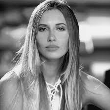 Stream Candice Bennett music