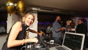 After wiesn party mit giulia siegel als dj im wiesnzelt. Giulia Siegel In Der Kleinen Tolzer Kneipe Bad Tolz