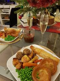 Want an easy vegetarian main dish for christmas day? Vegetarian Christmas Dinner Vegetarian
