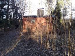 A structure serving as a dwelling for one or more persons, especially for a family. Das F Haus Ist Geschenkt Noch Zu Teuer Daher Zum Grundstuckspreis Erwerbar