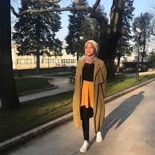 Dian (lisa surihani), a sweet and naïve blogger, travels to istanbul in hopes of convincing her medical student boyfriend azad (tomok) to propose to her. Alisya Rashid On Twitter Istanbul Aku Datang Inspired Outfits Compilation