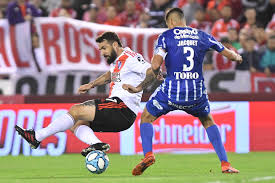 Lucas pratto que entró desde el banco para jugar los último 10 minutos del encuentro en que su equipo perdió por 3 a 0 ante el ajax. River El Momento De La Lesion De Pratto Tyc Sports