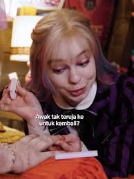 Lepak Bersama Enid dan Thing dalam Wednesday