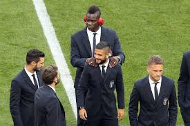 Lorenzo insigne height is 5 feet 4 inches. B R Football Twitterissa The Camera Isn T Kind To Lorenzo Insigne