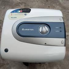 Untuk tenaga listrik dan tenaga gas mungkin sudah tidak asing lagi dan banyak dipakai di rumah tangga. Jual Water Heater Ariston Ti Pro 15 Liter Jakarta Selatan Toko Usaha Baru Kloset Tokopedia