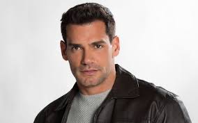 Cristian benavente bristol (alcalá de henares, comunidad de madrid, 19 de mayo de 1994) es un futbolista peruano nacido en españa. Cristian De La Fuente Sueno De Amor Univision Telenovela Star Diagnosed With Influenza