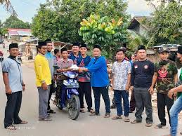 Berbagi Berkah, Karang Taruna Buana Bhakti Berbagi Takjil dan Santunan Anak  Yatim