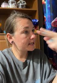 Alison Greenlee's Instagram, Twitter & Facebook