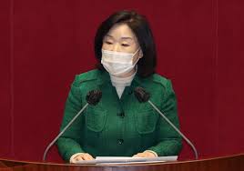 가덕도 신공항 건설 소요 예산이 부산시가 말하는 7조5000억원이 아닌 28조6000억원에 달한다는 내용이 포함됐다.24일 국민의힘 국토교통위 위원에 따르면, 국토교통부는 이같은 내용의 '국토부 가. N 6rltd2hurx8m