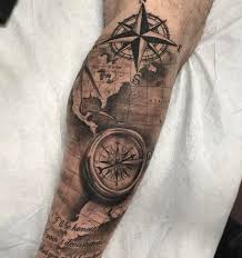 Retro Compass With Quote Tattoo Fully Covered The Leg Kompass Tattoo Tatowierungen Kompass Tattoo Manner