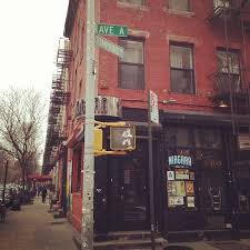 Der name leitet sich von den avenues a, b, c und d ab, den einzigen avenues . Corner Of Ave A And E 7th Bild Von Alphabet City New York City Tripadvisor