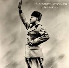 Aug 13, 2018 · he is known for his satirical work in the evening standard, especially his depictions of adolf hitler, benito mussolini and joseph stalin, but also for his criticism of british prime minister neville chamberlain's policy of appeasement toward hitler. Benito Mussolini War Der Archetyp Aller Populisten Welt