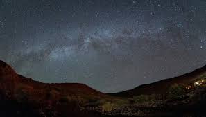The Milky Way Vs The Perseid Meteor Shower Mauna Kea Hawaii Far From The City Lights On A Dark Meteor Shower Perseid Meteor Shower Astronomical Observatory