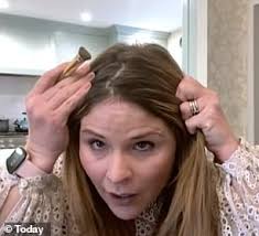 A lot of people are not sure how to style their hair to create a younger look. Jenna Bush Hager Touches Up Her Dark Roots Live On The Today Show Daily Mail Online