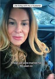 Thriumping with Mu Husband After Divorce