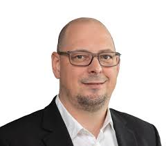 Team SIMACEK » Ansprechpartner:innen auf einen Blick