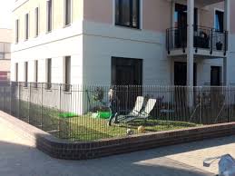 Der Gartenzaun Anneau Engmaschig Ist Der Perfekte Zaun Um Einen Hundesicheren Bereich Im Garten Abzutrennen Mit Dem Mobilen Steck Steckzaun Gartenzaun Garten