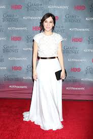 Hbo kanalında yayınlanan yüksek bütçeli game of thrones dizisinin son iki bölümüne shae adlı bir fahişeyi canlandırarak dahil olan ünlü oyuncu sibel. Sibel Kekilli Game Of Thrones Season 4 Premiere In New York City Celebmafia