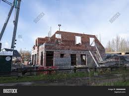 De hoogte varieert van 5 tot 10 meter. Sint Gillis Waas Image Photo Free Trial Bigstock