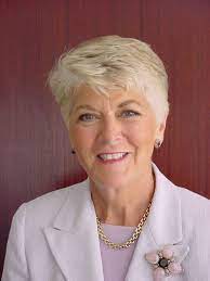 Ferraro Broke Barrier For Women But Roadblocks Remain Over 60 Hairstyles Hair Styles For Women Over 50 Older Women Hairstyles