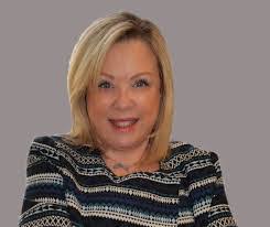 Cecelia Dempsey's Instagram, Twitter & Facebook