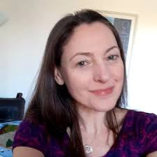 Suzanne Reeves's Instagram, Twitter & Facebook