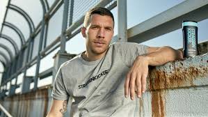 Weitere aufzeichnungen finden ohne ihn statt. Rtl Lukas Podolski Wird Juror Bei Das Supertalent