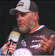 Adam Rasmussen's Instagram, Twitter & Facebook