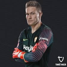 Последние твиты от tomáš vaclík (@vaclos31). From The 6th To The 1st Place The Football Player Of The Year Is The Goalkeeper From Seville Tomas Vaclik Luxury Prague Life