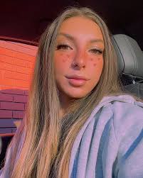 Alicia Danielle's Instagram, Twitter & Facebook