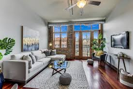 Maybe you would like to learn more about one of these? 3133 N Lakewood Ave Unit 2e Chicago Il 60657 Condo For Rent In Chicago Il Apartments Com