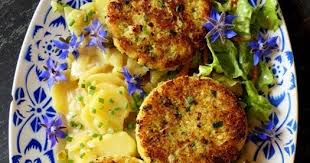 Angemalt Blumenkohl Puffer Grain De Sel Salzkorn Essen Und Trinken Essen Vegetarisch