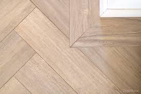 Project Met Keramisch Parket In Visgraat Tegelfloor Breda