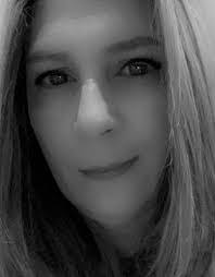 Lori Chavis's Instagram, Twitter & Facebook