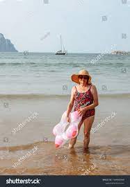 1 296 granny beach snímků, stock fotografií 3D objektů a vektorů |  Shutterstock