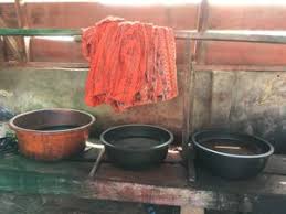 Mewarnai kain dengan naptol : Cara Penggunaan Napthol Pada Proses Pewarnaan Kain Batik