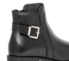Bottines à boucle homme à découvrir et acheter sur la boutique en ligne officielle maison margiela. Boots Noir En Cuir Avec Boucle